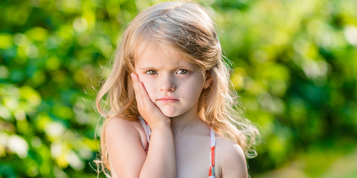 子どもが急に歯の痛みを訴えた時の応急処置