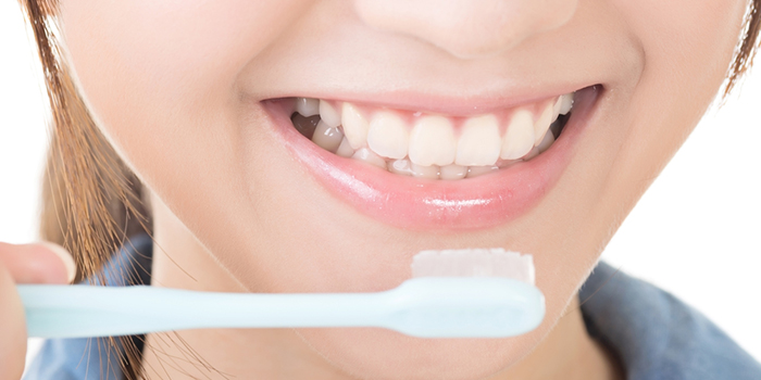 強く磨くのはやめよう