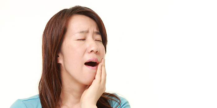 噛み合わせで輪郭が変わる? メカニズムと対策ストレッチのまとめ