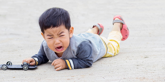 【ママ必見】子どもが転んで永久歯が折れた時の応急処置ポイント
