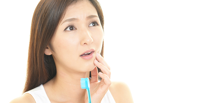 矯正中でも外から見えない？ 歯科矯正のひとつ裏側矯正とは