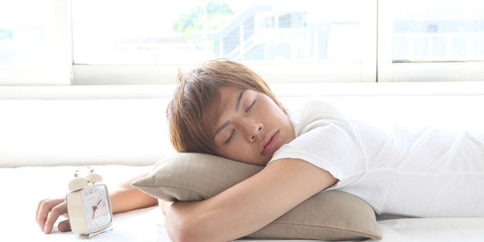 寝相や寝方が「歯並び」に悪影響を与えてしまう?