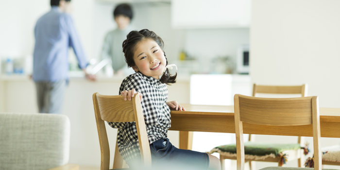 座卓での姿勢が悪いと偏った噛み癖がつくことも