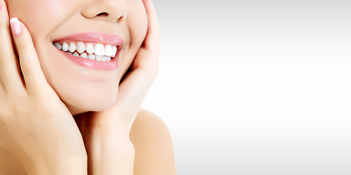 「歯を抜かない歯列矯正」その特徴と治療法、注意点とは?