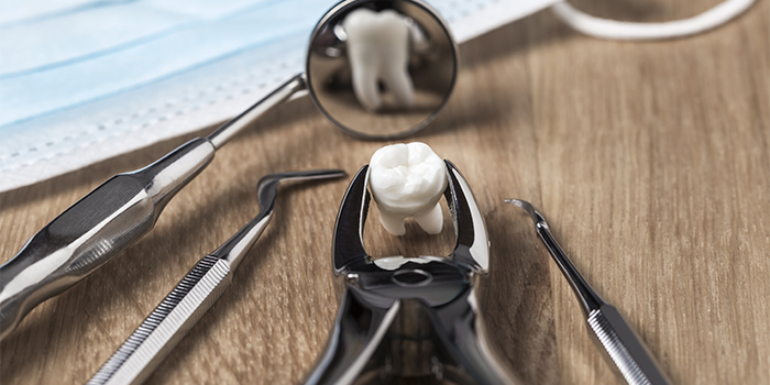 「歯列矯正」と「差し歯」歯並びを治すならどっちが良いの?