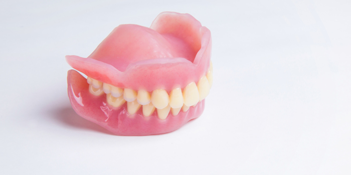有床義歯(入れ歯)